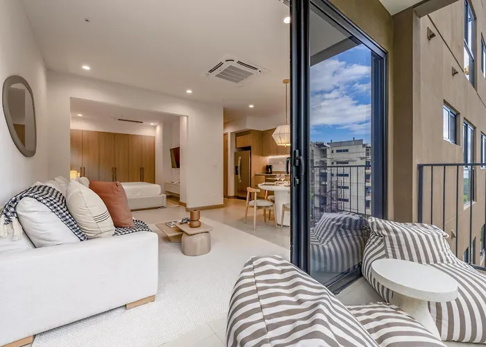 Naumi N445 | With Balcony + Club And Pools In Playas Del Coco Sardinal (Guanacaste)