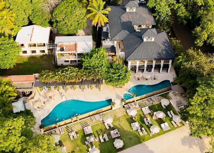 Naumi N445 | With Balcony + Club And Pools In Playas Del Coco