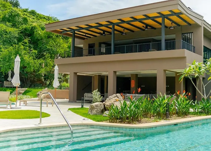 Villa Naumi N445 | With Balcony + Club And Pools In Playas Del Coco *