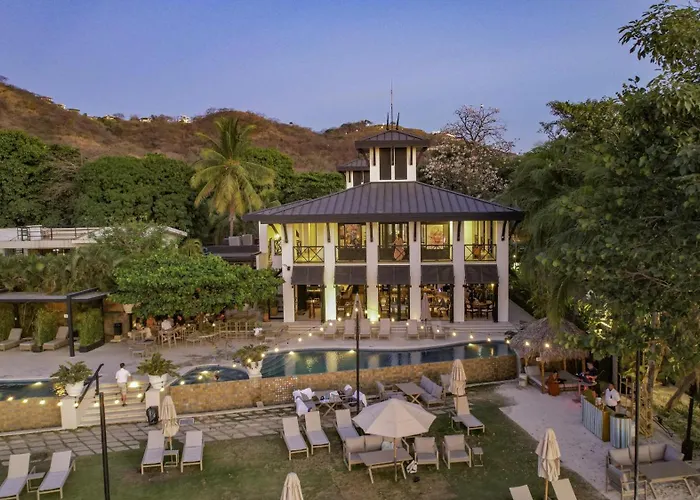Naumi N445 | With Balcony + Club And Pools In Playas Del Coco * Sardinal (Guanacaste)